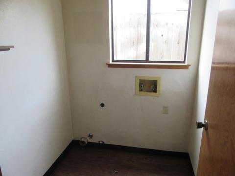 1261 E Ben Franklin Ave, Tulare, CA 93274 photo 11