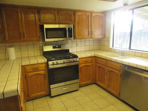 1261 E Ben Franklin Ave, Tulare, CA 93274 photo 6