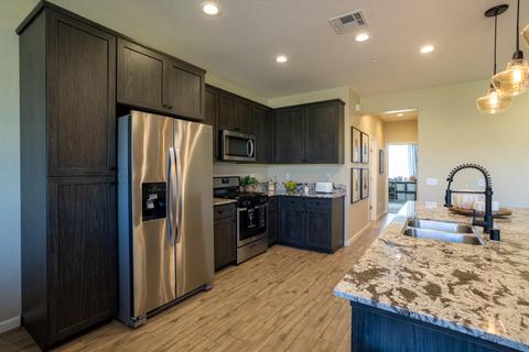 700 E Copper Ave, Visalia, CA 93292 photo 9