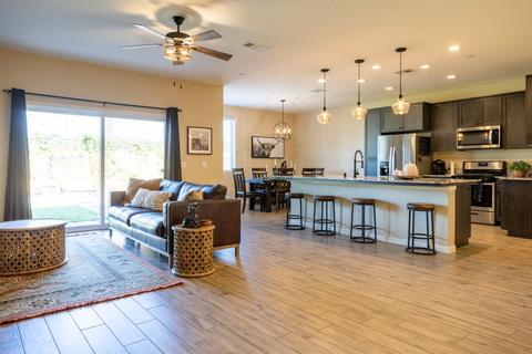 700 E Copper Ave, Visalia, CA 93292 photo 5