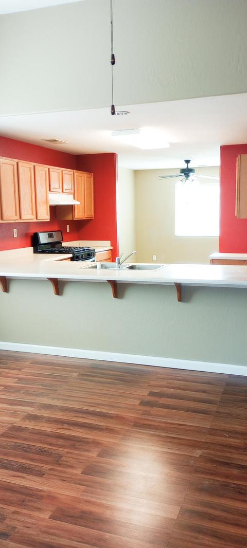 2416 E Chestnut Ct, Visalia, CA 93292 photo 10