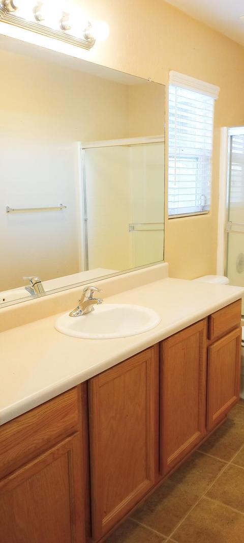 2416 E Chestnut Ct, Visalia, CA 93292 photo 36