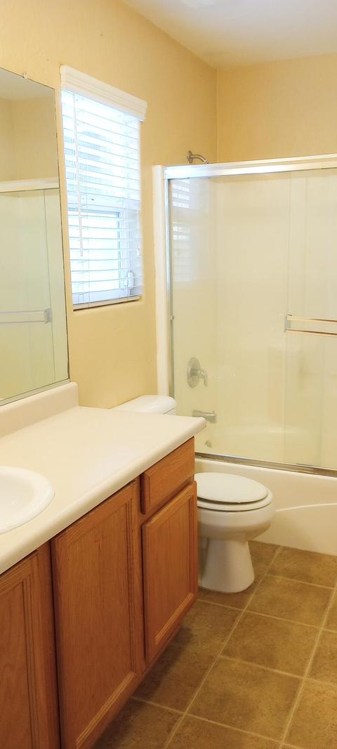 2416 E Chestnut Ct, Visalia, CA 93292 photo 37
