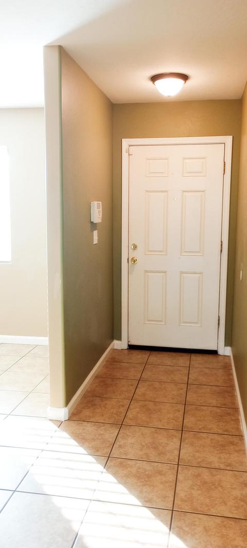 2416 E Chestnut Ct, Visalia, CA 93292 photo 4