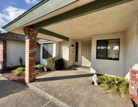 558 E Birch Ave, Hanford, CA 93230 photo 5