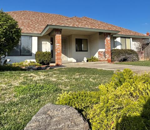 558 E Birch Ave, Hanford, CA 93230 photo 4