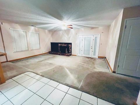 1905 E Alpine Ave, Tulare, CA 93274 photo 5