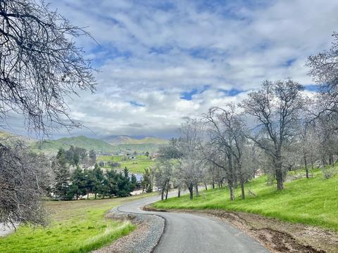 32390 Pinto Dr, Springville, CA 93265 photo 4