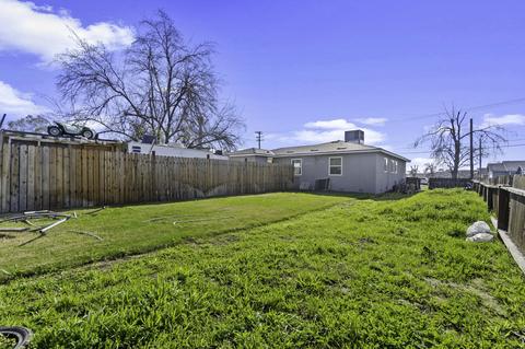 806 E Cameron St, Hanford, CA 93230 photo 18