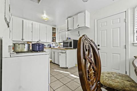806 E Cameron St, Hanford, CA 93230 photo 7