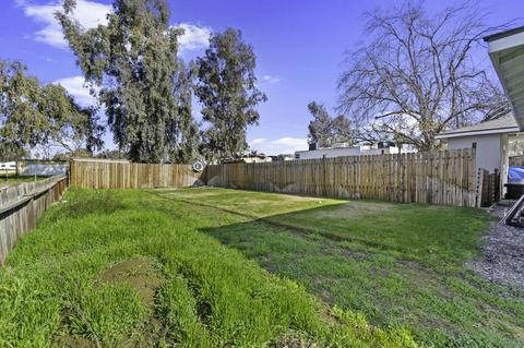 806 E Cameron St, Hanford, CA 93230 photo 17