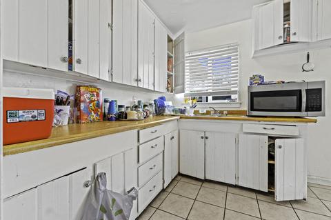 806 E Cameron St, Hanford, CA 93230 photo 10