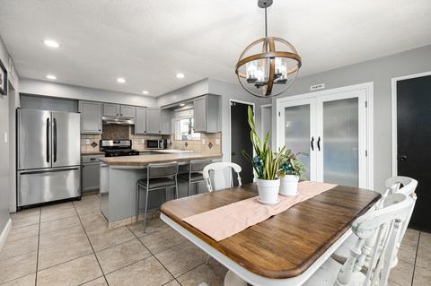 821 N E St, Tulare, CA 93274 photo 6