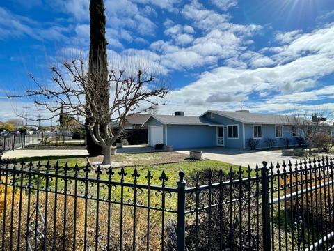 400 E Stanislaus St, Avenal, CA 93204 photo 2