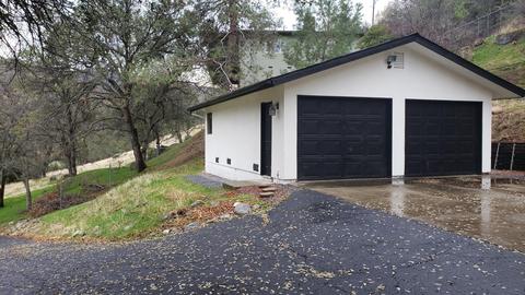 44561 Dinely Dr, Three Rivers, CA 93271 photo 2