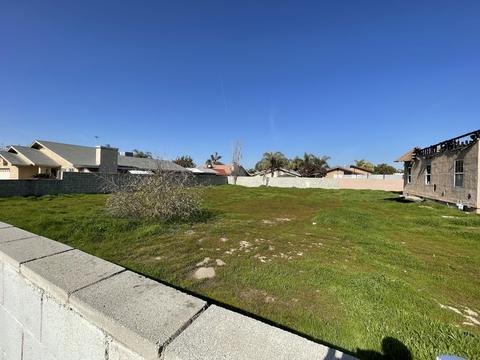 415 20th Ave #A, Delano, CA 93215