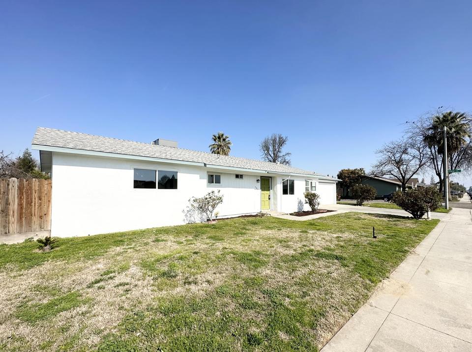 4014 W Whitendale Ave, Visalia, CA 93277 8 Photos MLS 222172 Movoto