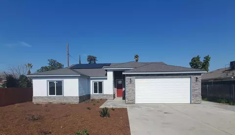 1044 S Chinowth St, Visalia, CA 93277
