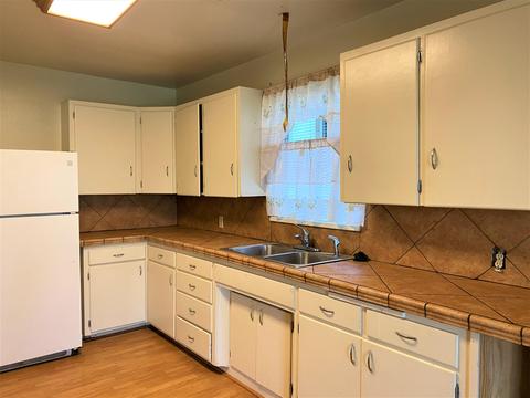 1644 W Marinette Ave, Exeter, CA 93221 photo 4
