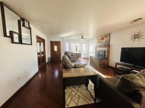 2207 E Kaweah Ct, Visalia, CA 93292 photo 7