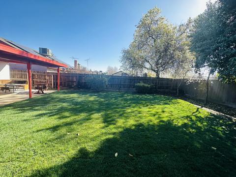 2207 E Kaweah Ct, Visalia, CA 93292 photo 30