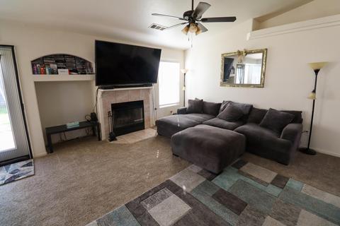 2419 E Oak Ct, Visalia, CA 93292 photo 5