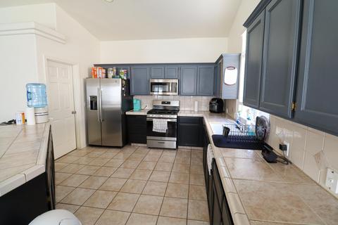 2419 E Oak Ct, Visalia, CA 93292 photo 12