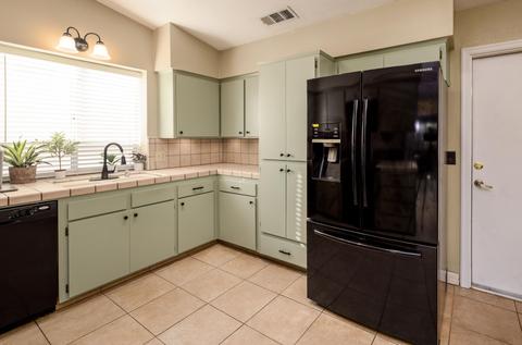 1963 E Valley Forge Ave, Tulare, CA 93274 photo 9