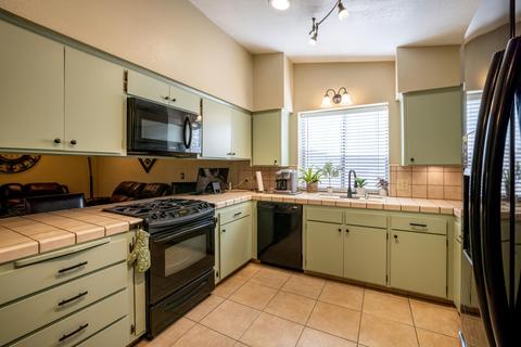 1963 E Valley Forge Ave, Tulare, CA 93274 photo 10
