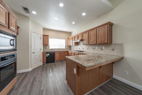 959 Jubilee Ct, Lemoore, CA 93245 photo 13