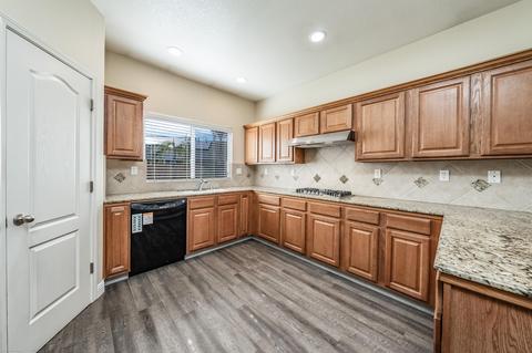 959 Jubilee Ct, Lemoore, CA 93245 photo 14