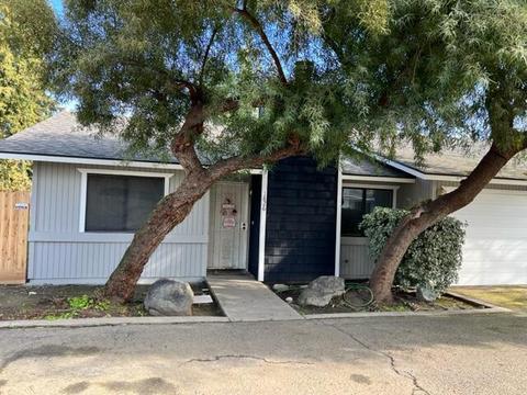 1812 E Cambridge Ct, Visalia, CA 93292 photo 5