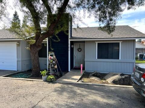1824 E Cambridge Ct, Visalia, CA 93292 photo 3
