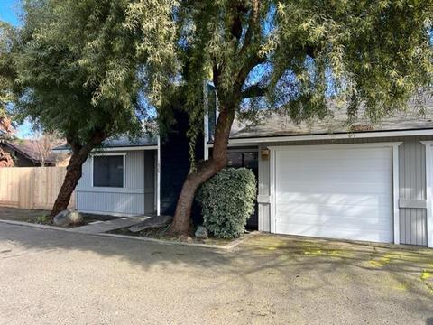 1824 E Cambridge Ct, Visalia, CA 93292 photo 1