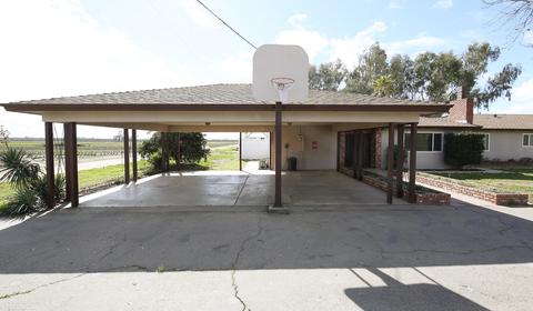 575 E Laguna Ave, Laton, CA 93242 photo 8