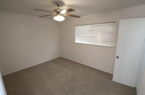 575 E Laguna Ave, Laton, CA 93242 photo 31