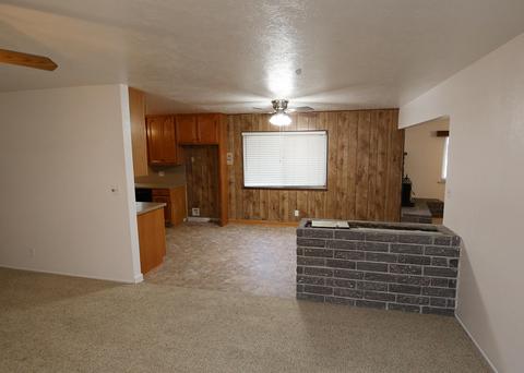 575 E Laguna Ave, Laton, CA 93242 photo 40