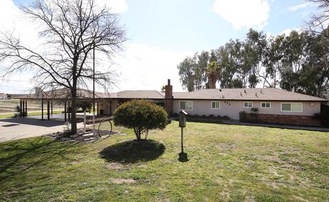 575 E Laguna Ave, Laton, CA 93242 photo 5