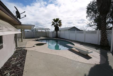 575 E Laguna Ave, Laton, CA 93242 photo 18
