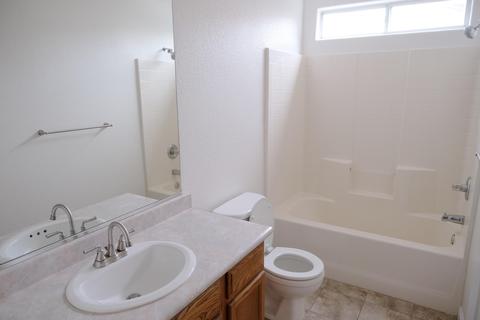 1909 E Monte Verde Ave, Visalia, CA 93292 photo 5