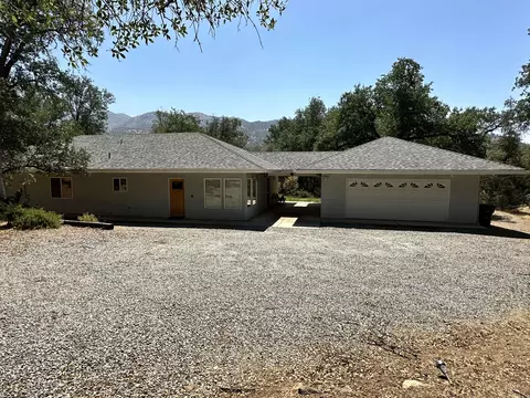 43804 Washburn Dr, Three Rivers, CA 93271