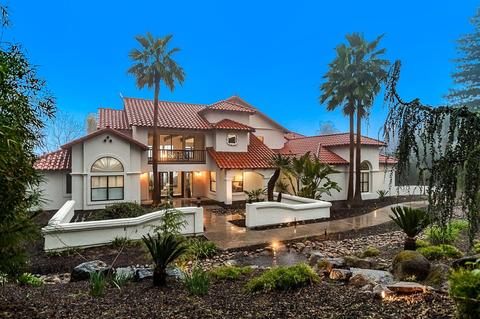 281 High Sierra Dr, Exeter, CA 93221