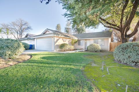 943 E Santa Rosa St, Reedley, CA 93654