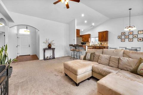 1050 E Vine Ct, Visalia, CA 93292 photo 6