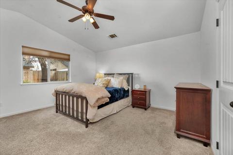 1050 E Vine Ct, Visalia, CA 93292 photo 15