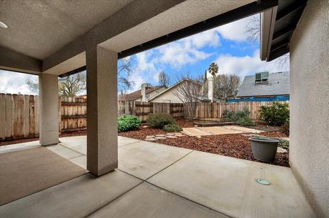 1050 E Vine Ct, Visalia, CA 93292 photo 28