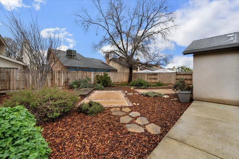 1050 E Vine Ct, Visalia, CA 93292 photo 32