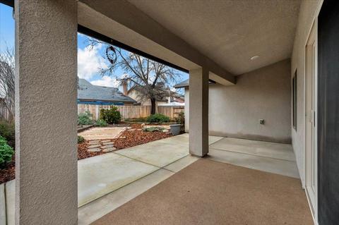 1050 E Vine Ct, Visalia, CA 93292 photo 29