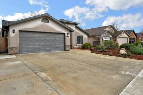 1050 E Vine Ct, Visalia, CA 93292 photo 2