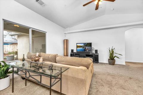1050 E Vine Ct, Visalia, CA 93292 photo 7